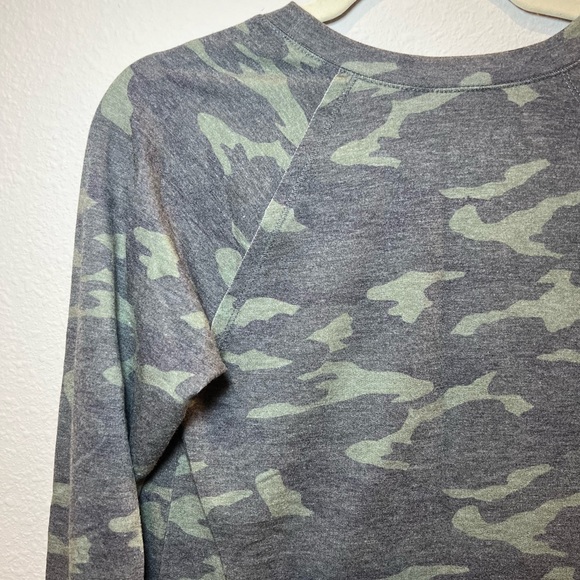 No Boundaries Women’s Camp Long Sleeve Top Size XS - Picture 7 of 7